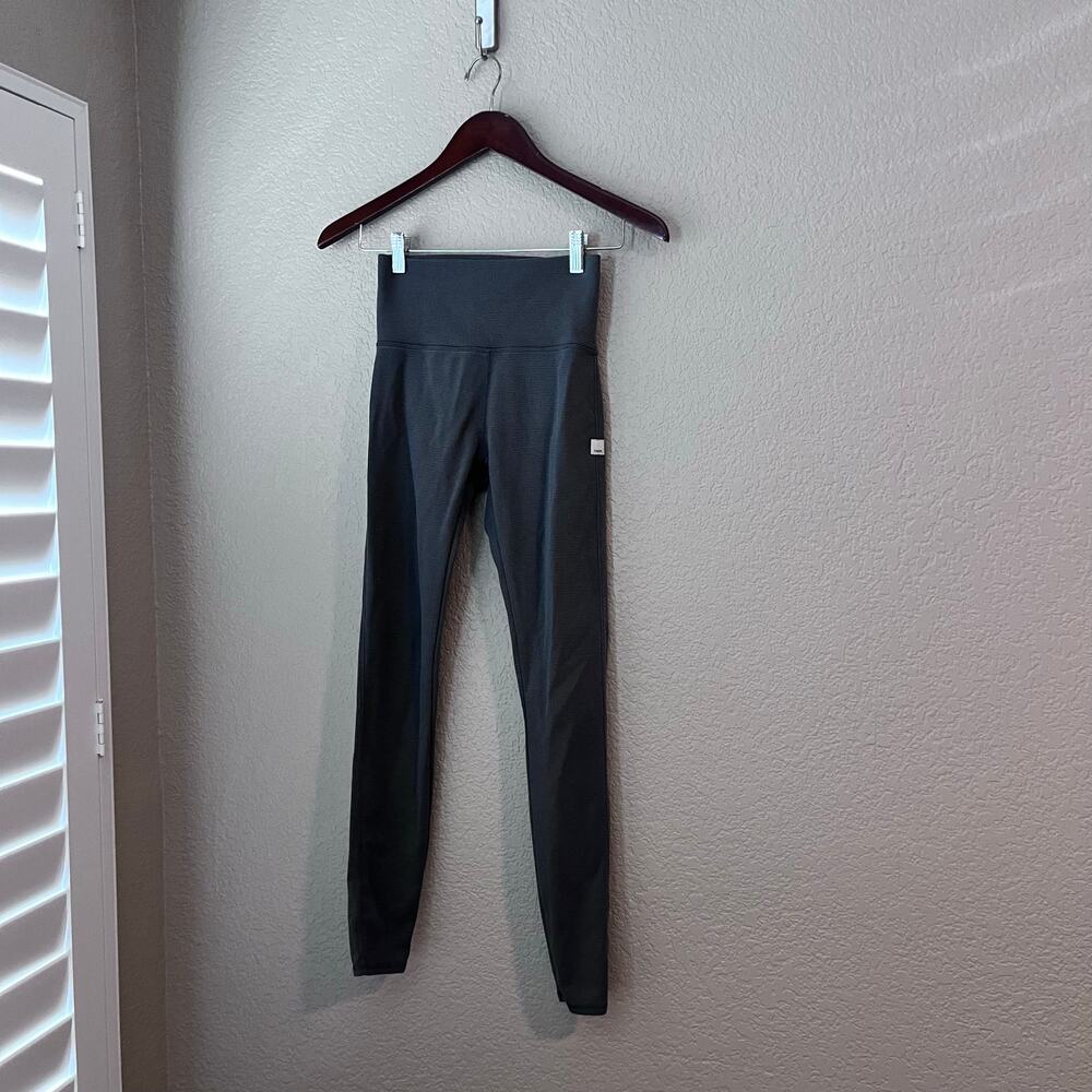 Vuori Bayview Women’s Thermal Leggings Waffle Gray Logo XS Waistband - Picture 2 of 8